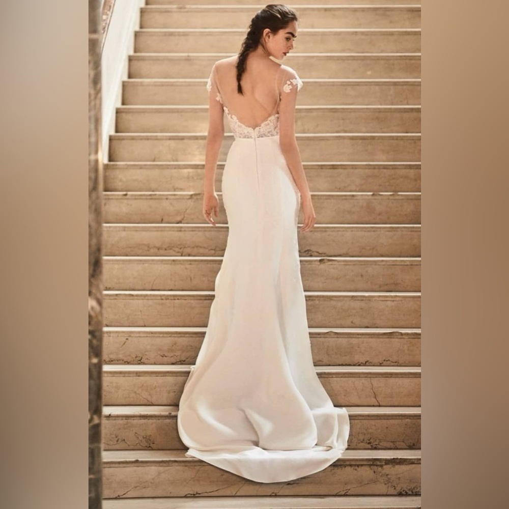 Carolina Herrera Hannah Wedding Dress Size 10 - Picture 3 of 16